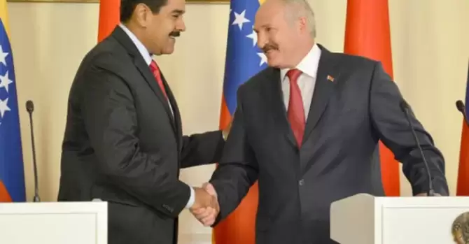 Лукашенко поспешил поздравить Мадуро с победой на выборах