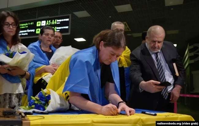 Освобожденная из белорусской тюрьмы украинка: На границу везли с мешком на голове