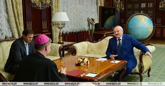 Lukashenko to apostolic nuncio: Europe needs a new peace treaty