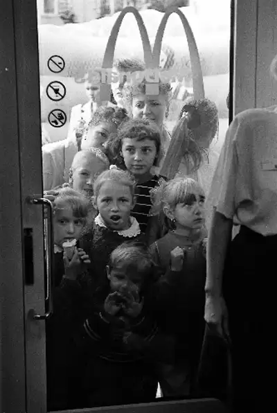 «Нелюбовь Лукашенко к американскому фастфуду обошлась белорусским налогоплательщикам в серьезные деньги»