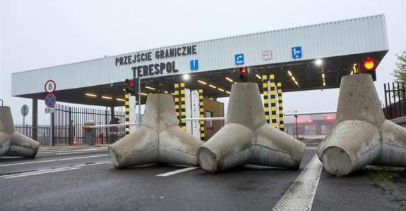 Лукашенко сам себя