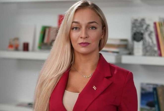 Мельникова сотрудничала со спецслужбами еще до эмиграции - СМИ