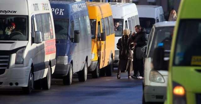 «Чиновников возят личные водители, откуда они могут знать, как «народцу» доехать до работы»