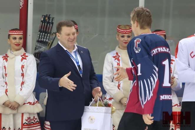 «Дима видел, как Вите попадало, и ровненько стоял рядом». Средний сын Лукашенко оказался не так прост