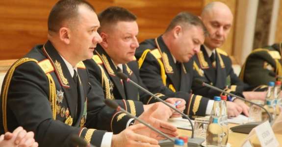 «Эти генералы даже