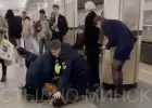 «Вы, сволочи, не имеете права». Пьяный россиянин подрался с охранниками минского метро