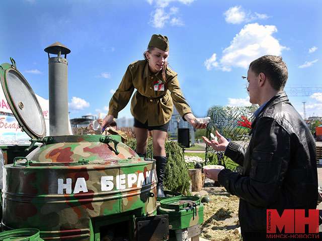 «Какое убожество...». Беларусы отказались от солдатской каши на 9 мая. Да еще и организаторам «напихали» по полной