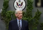 Джон Коул заявил, что освобождения политзаключенных будут продолжаться